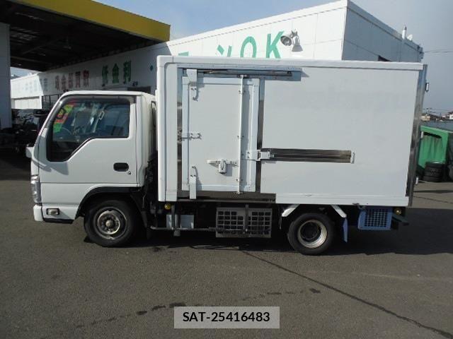 Mazda TITAN 2018-08 8369433-5