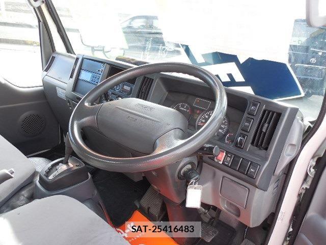 Mazda TITAN 2018-08 8369433-8
