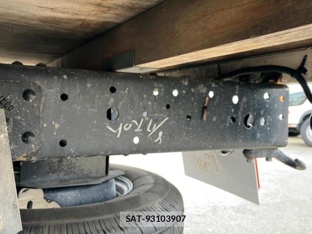 Mazda TITAN 2020-01 8415482-9