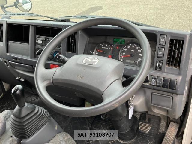 Mazda TITAN 2020-01 8415482-17