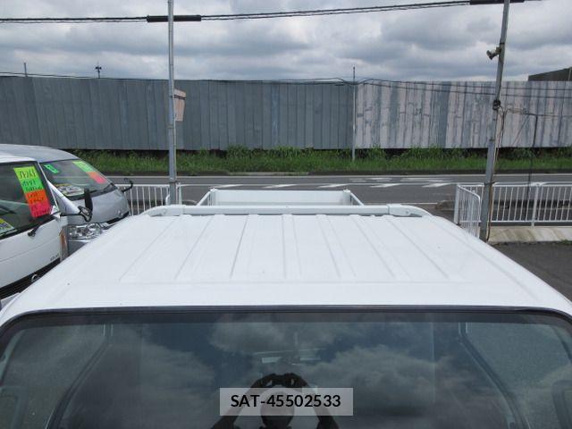 Mazda TITAN 2015-12 8438988-9