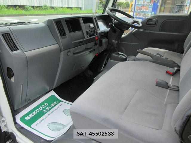 Mazda TITAN 2015-12 8438988-11