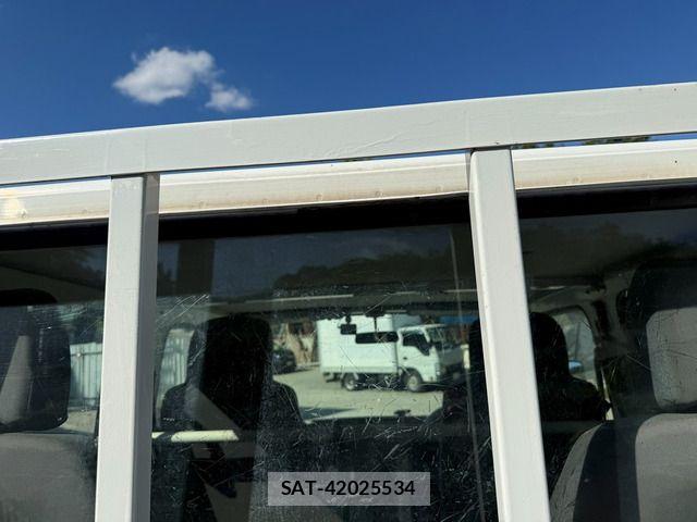 Mazda TITAN 2013-02 8527810-9