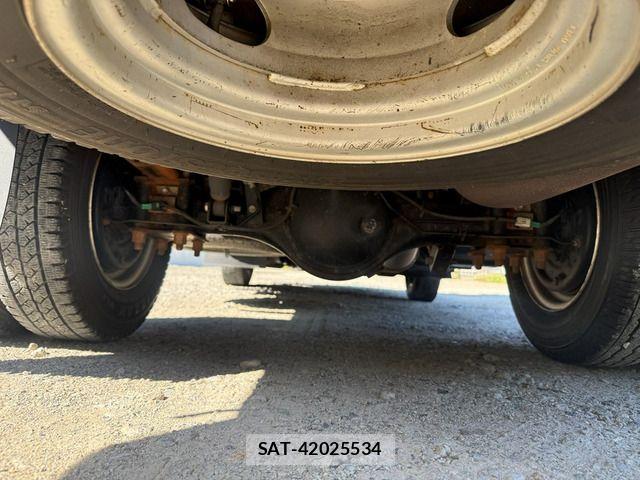 Mazda TITAN 2013-02 8527810-11