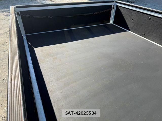 Mazda TITAN 2013-02 8527810-15