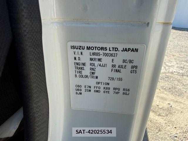 Mazda TITAN 2013-02 8527810-17