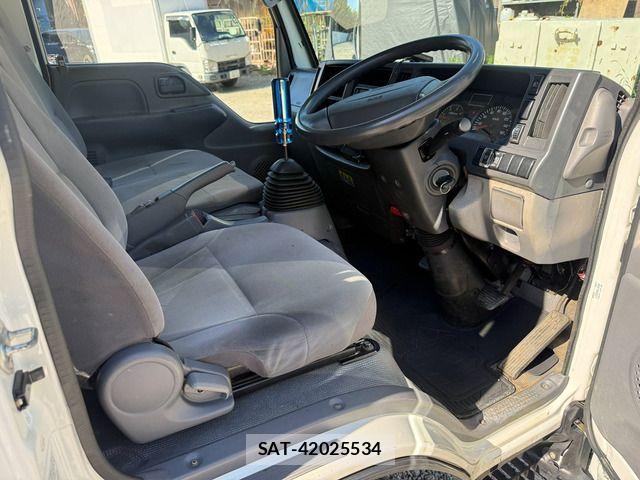 Mazda TITAN 2013-02 8527810-19