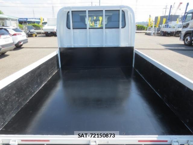 Mazda TITAN 2018-02 8527807-9
