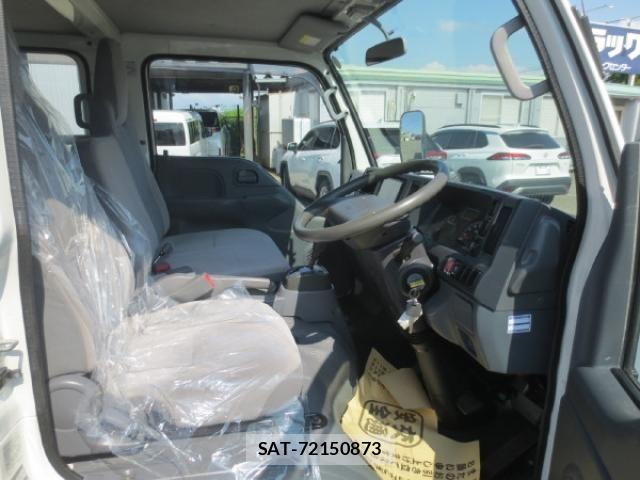 Mazda TITAN 2018-02 8527807-11