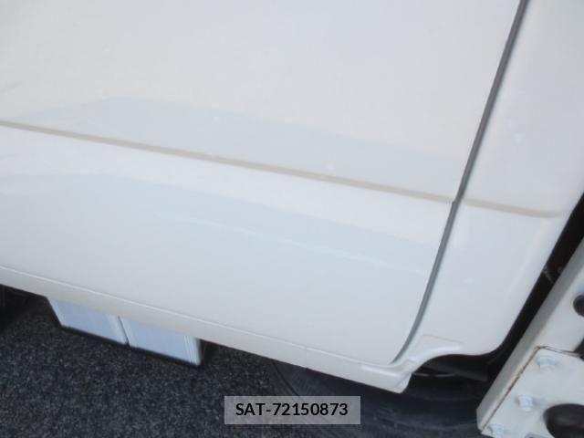 Mazda TITAN 2018-02 8527807-17
