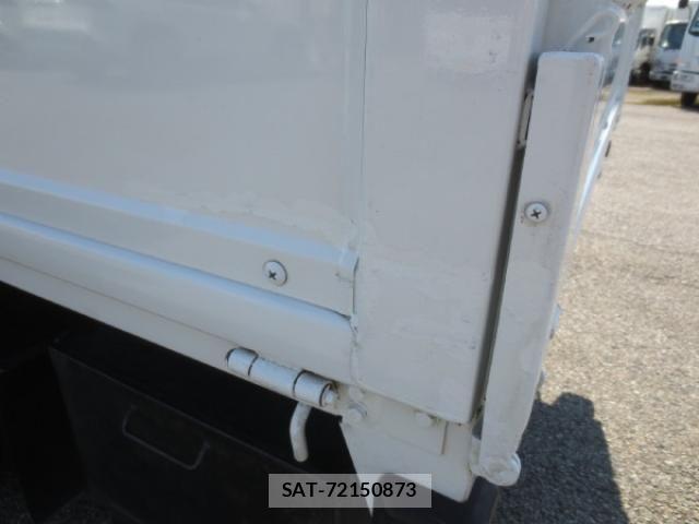 Mazda TITAN 2018-02 8527807-19
