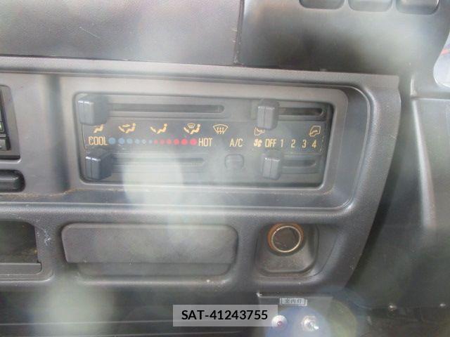 Mazda TITAN 2006-05 8563833-17