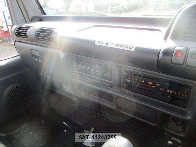 Mazda TITAN 2006-05 8563833-18