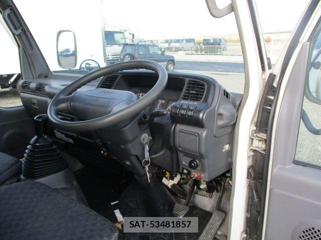Mazda TITAN 2006-06 8563832-9