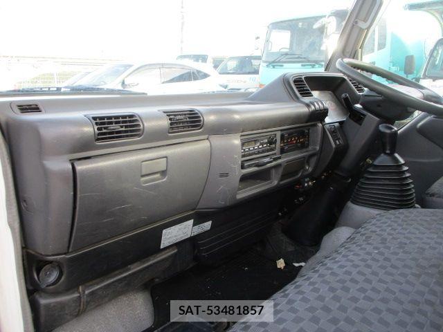 Mazda TITAN 2006-06 8563832-17