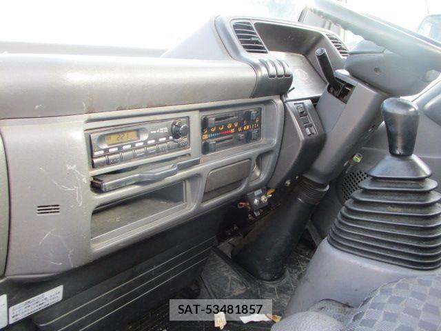 Mazda TITAN 2006-06 8563832-19