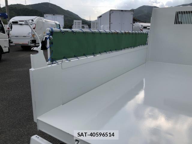 Mazda TITAN 2023-02 8629375-13