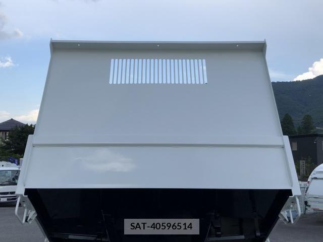 Mazda TITAN 2023-02 8629375-18