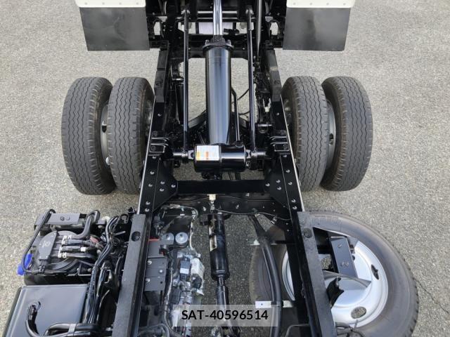 Mazda TITAN 2023-02 8629375-23
