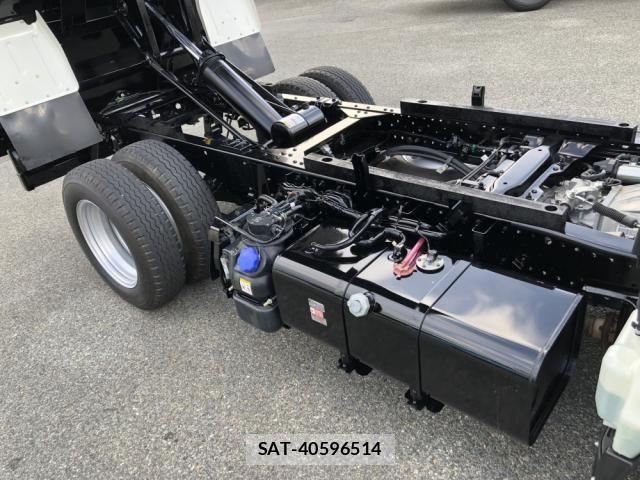 Mazda TITAN 2023-02 8629375-26