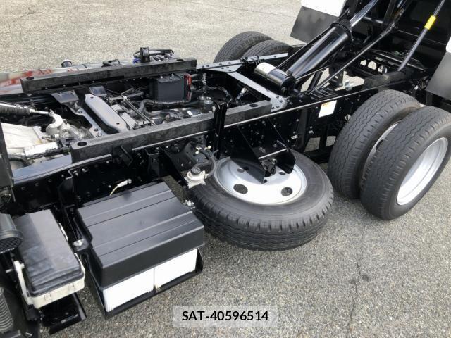 Mazda TITAN 2023-02 8629375-27