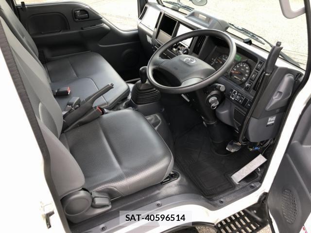Mazda TITAN 2023-02 8629375-7