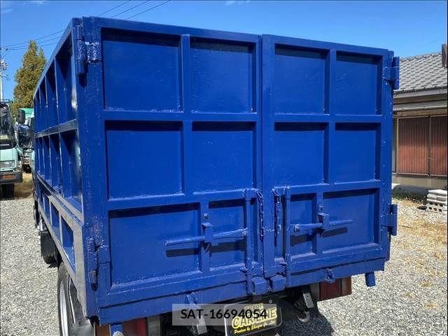 Mazda TITAN 2004-09 8629377-6
