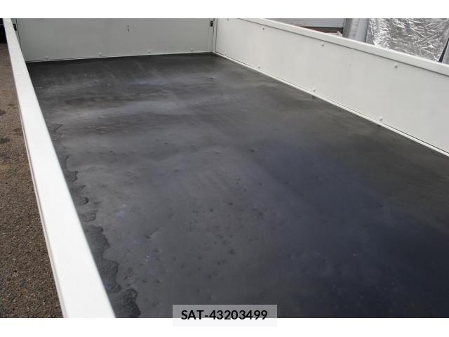 Mazda TITAN 2006-03 8850887-9