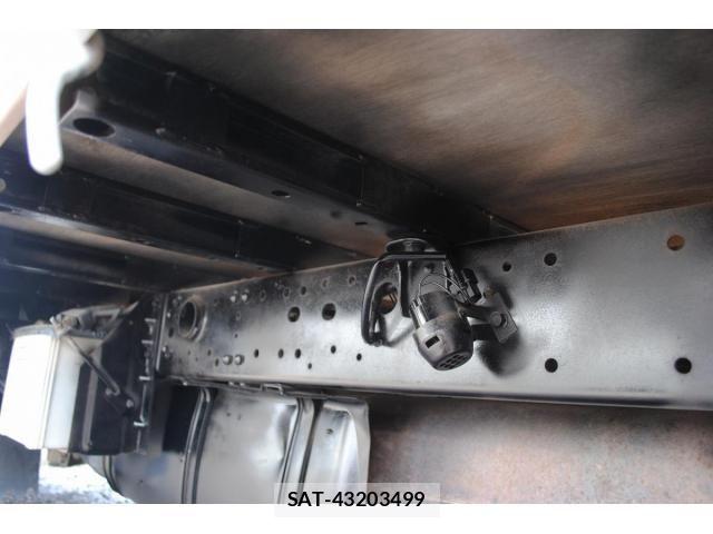 Mazda TITAN 2006-03 8850887-16