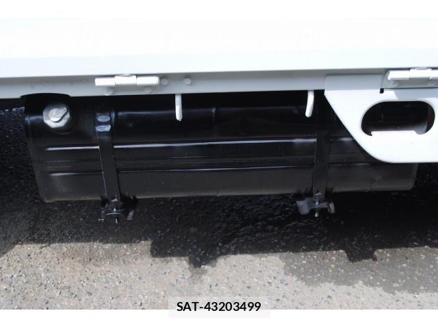 Mazda TITAN 2006-03 8850887-21