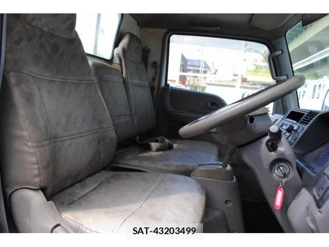 Mazda TITAN 2006-03 8850887-25