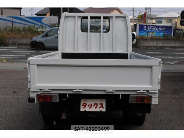 Mazda TITAN 2006-03 8850887-6