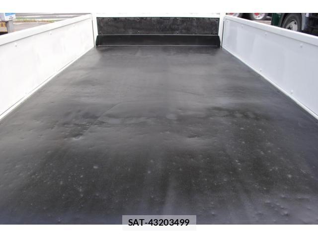 Mazda TITAN 2006-03 8850887-8