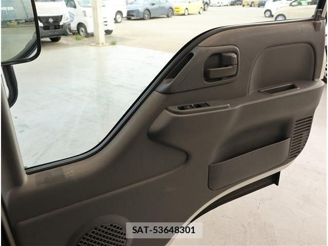 Mazda TITAN 2018-05 8872276-5