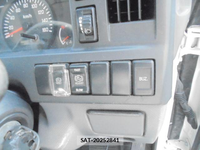 Mazda TITAN 2013-07 8872275-12