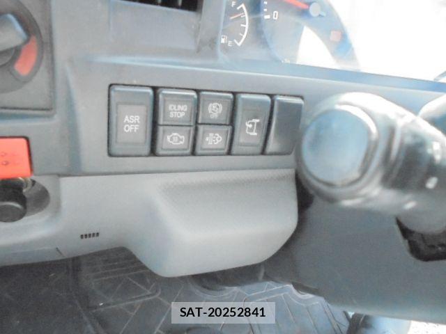 Mazda TITAN 2013-07 8872275-13