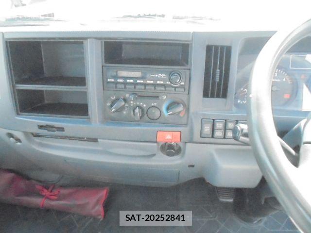Mazda TITAN 2013-07 8872275-14