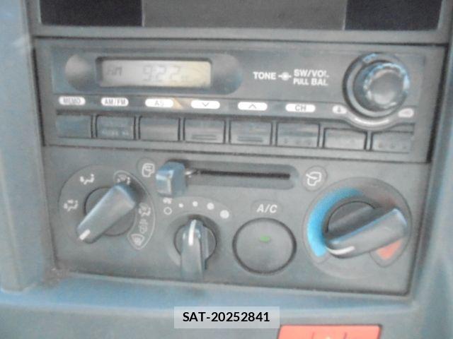 Mazda TITAN 2013-07 8872275-15