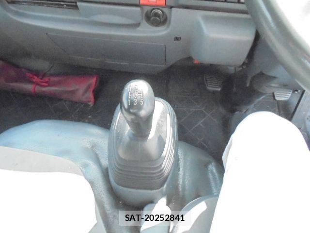Mazda TITAN 2013-07 8872275-16