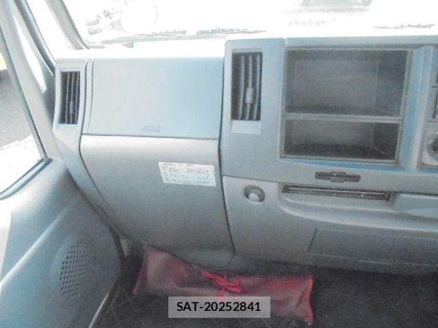 Mazda TITAN 2013-07 8872275-17