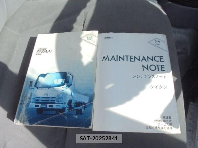 Mazda TITAN 2013-07 8872275-18