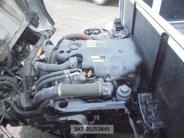 Mazda TITAN 2013-07 8872275-19