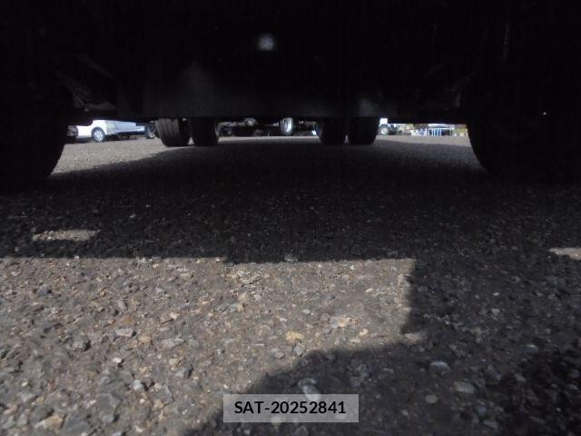 Mazda TITAN 2013-07 8872275-21
