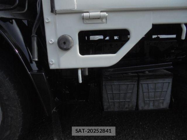 Mazda TITAN 2013-07 8872275-23
