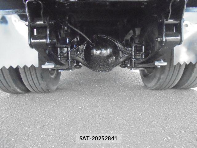 Mazda TITAN 2013-07 8872275-26