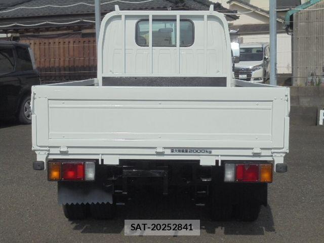 Mazda TITAN 2013-07 8872275-27
