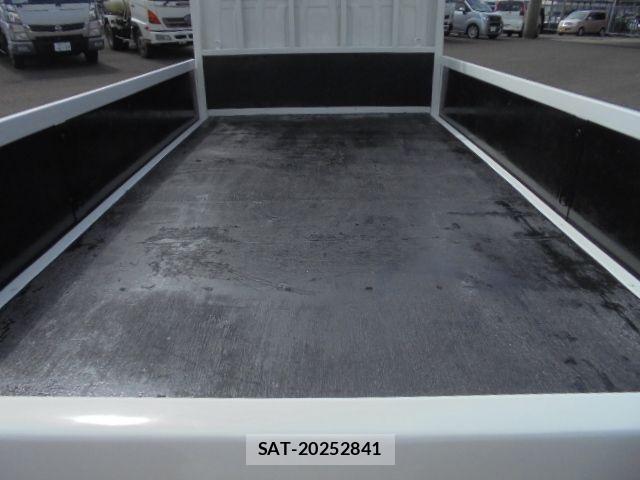 Mazda TITAN 2013-07 8872275-29