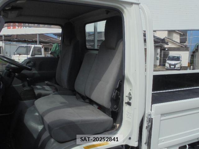Mazda TITAN 2013-07 8872275-4