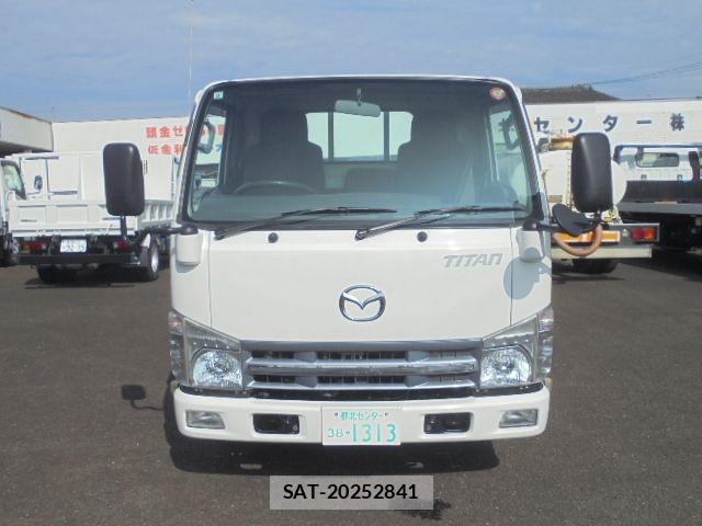 Mazda TITAN 2013-07 8872275-6