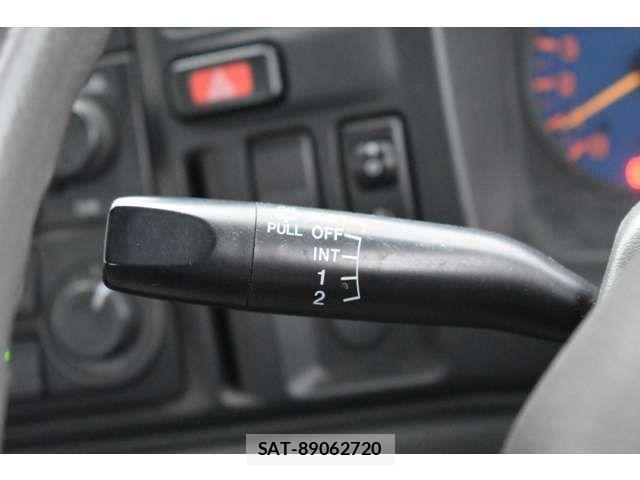 Mazda TITAN DASH 2006-02 2317508-15
